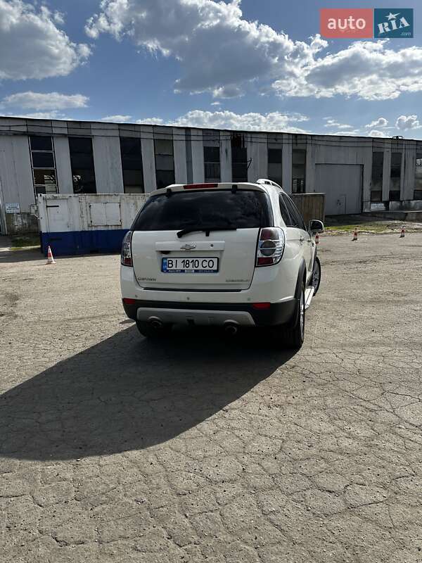 Позашляховик / Кросовер Chevrolet Captiva 2011 в Полтаві