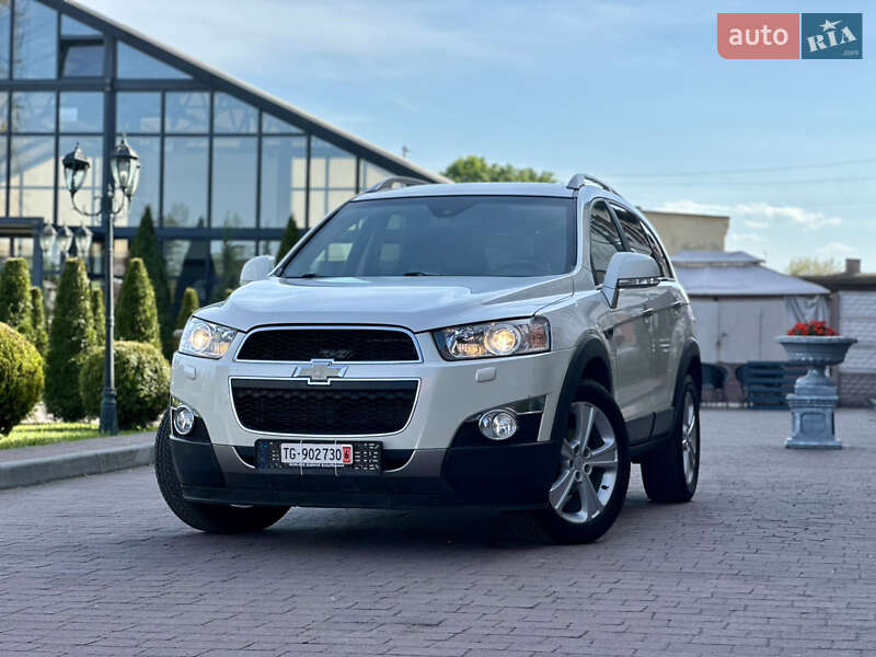 Позашляховик / Кросовер Chevrolet Captiva 2011 в 
