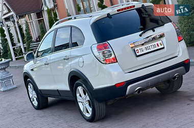 Позашляховик / Кросовер Chevrolet Captiva 2011 в 