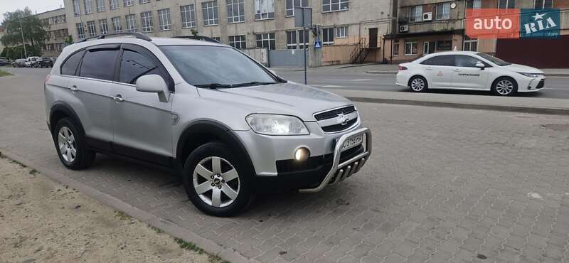 Позашляховик / Кросовер Chevrolet Captiva 2008 в Львові