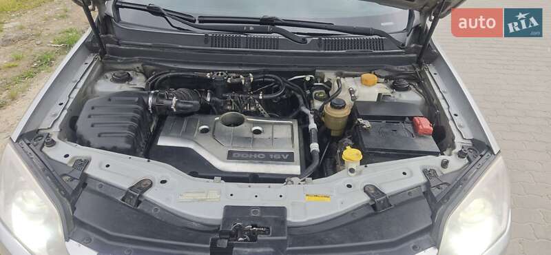 Позашляховик / Кросовер Chevrolet Captiva 2008 в Львові