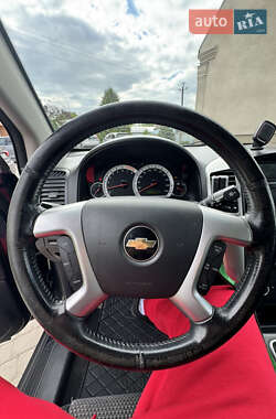 Позашляховик / Кросовер Chevrolet Captiva 2008 в 