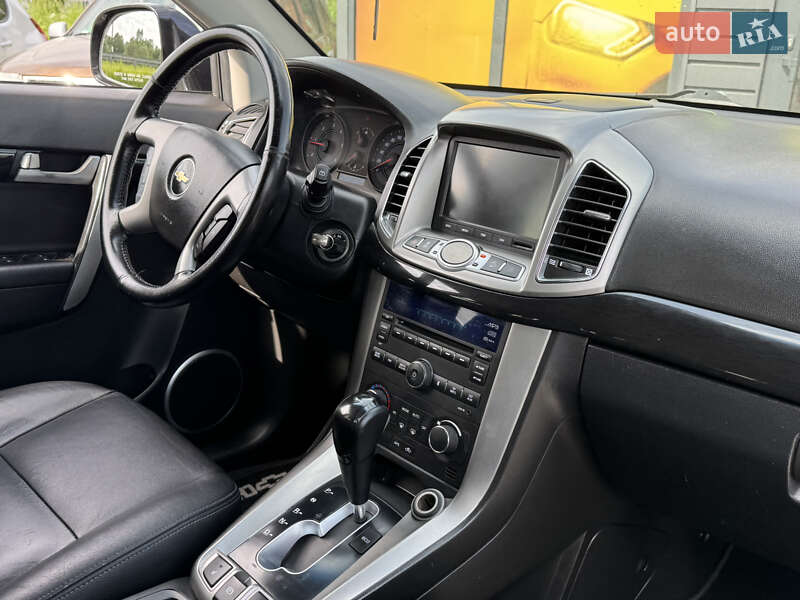 Внедорожник / Кроссовер Chevrolet Captiva 2011 в Стрые