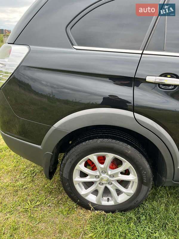 Внедорожник / Кроссовер Chevrolet Captiva 2012 в Новояворовске