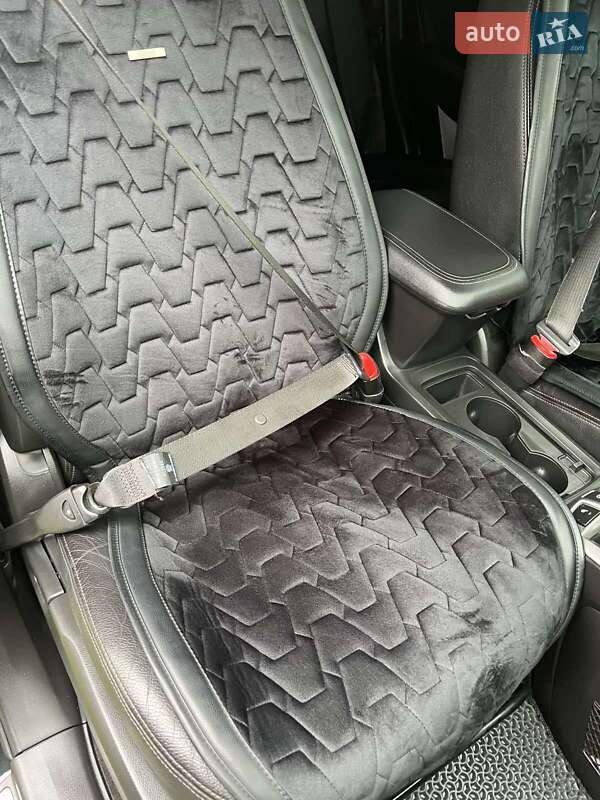 Внедорожник / Кроссовер Chevrolet Captiva 2012 в Новояворовске