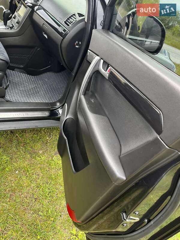 Внедорожник / Кроссовер Chevrolet Captiva 2012 в Новояворовске