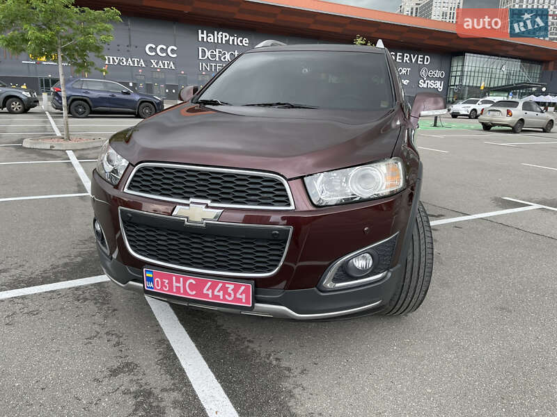 Позашляховик / Кросовер Chevrolet Captiva 2014 в Києві