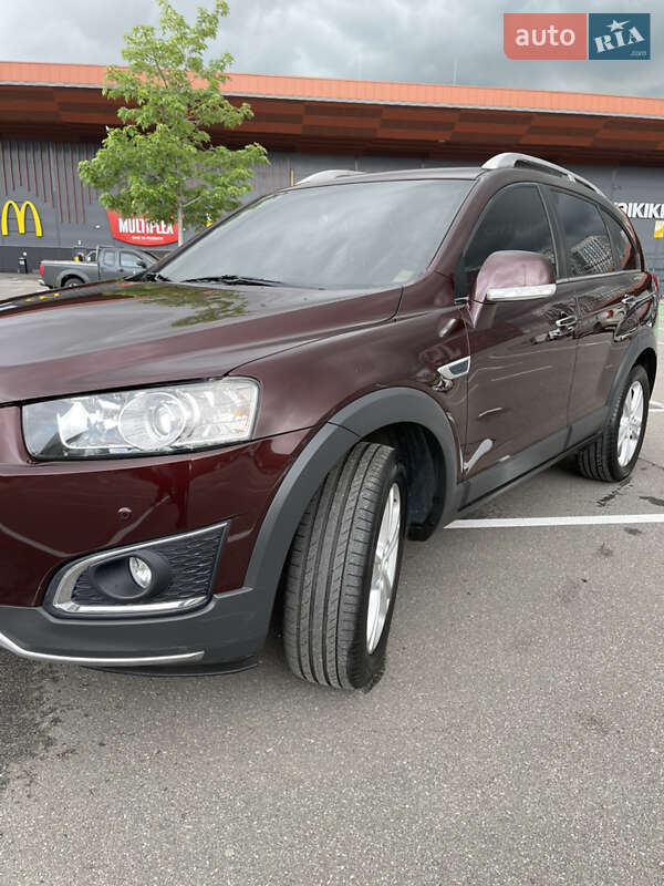 Позашляховик / Кросовер Chevrolet Captiva 2014 в Києві