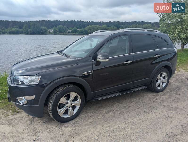Позашляховик / Кросовер Chevrolet Captiva 2012 в 