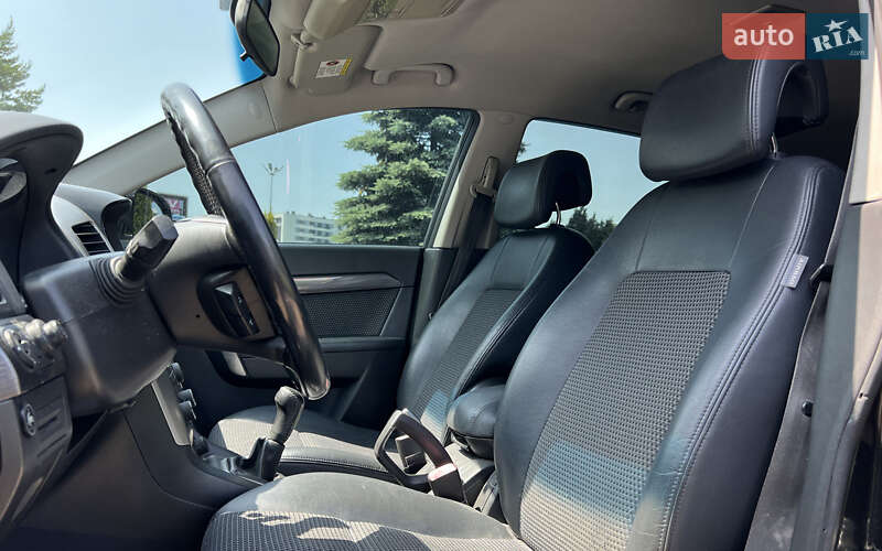 Позашляховик / Кросовер Chevrolet Captiva 2009 в Львові