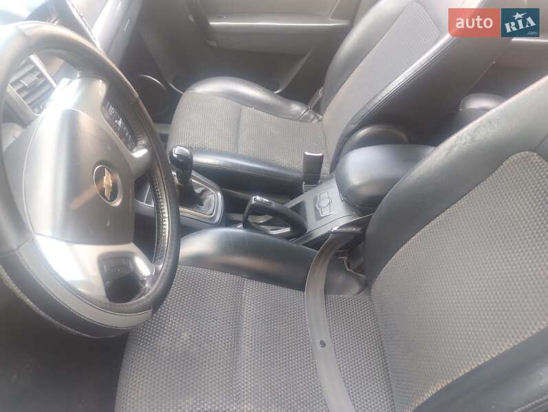 Позашляховик / Кросовер Chevrolet Captiva 2008 в Ужгороді