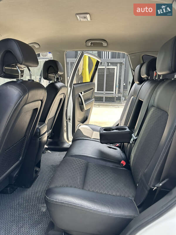 Внедорожник / Кроссовер Chevrolet Captiva 2013 в Хмельницком