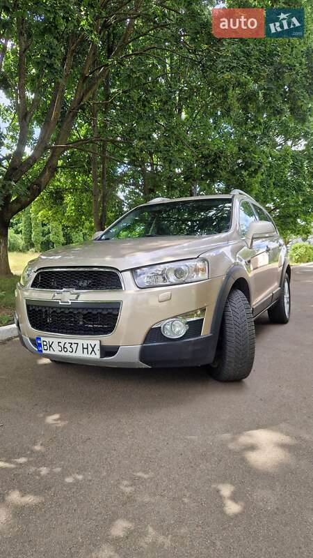 Внедорожник / Кроссовер Chevrolet Captiva 2011 в Ровно
