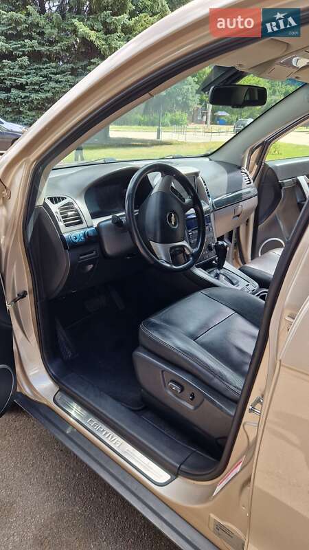 Внедорожник / Кроссовер Chevrolet Captiva 2011 в Ровно