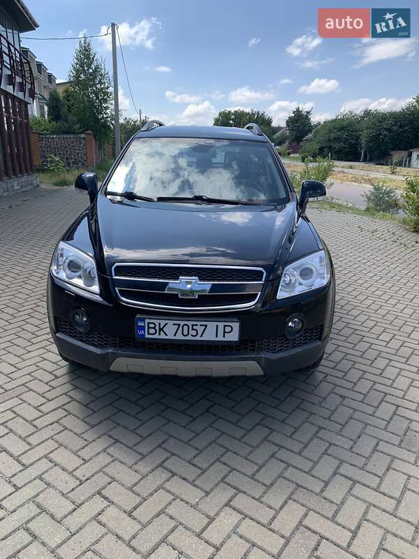 Позашляховик / Кросовер Chevrolet Captiva 2008 в Рівному
