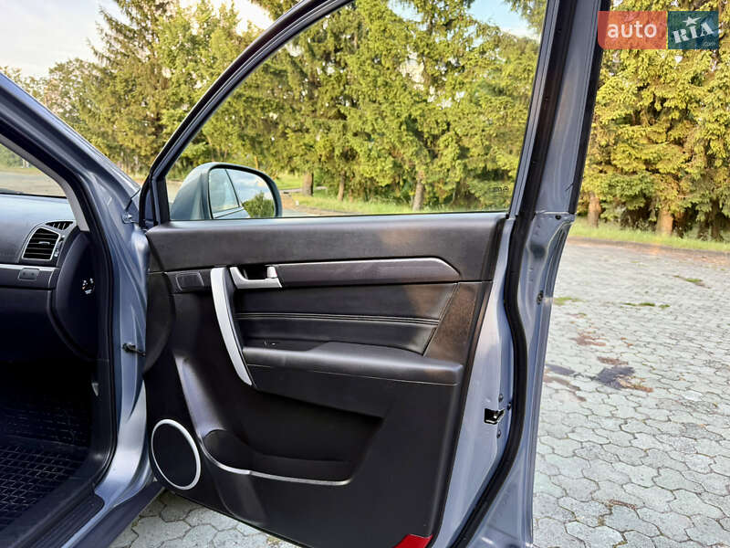Внедорожник / Кроссовер Chevrolet Captiva 2014 в Дубно