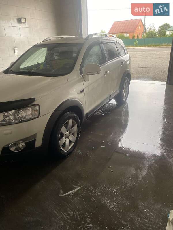 Позашляховик / Кросовер Chevrolet Captiva 2011 в Луцьку