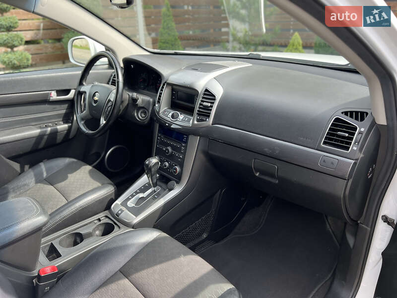 Позашляховик / Кросовер Chevrolet Captiva 2014 в Львові