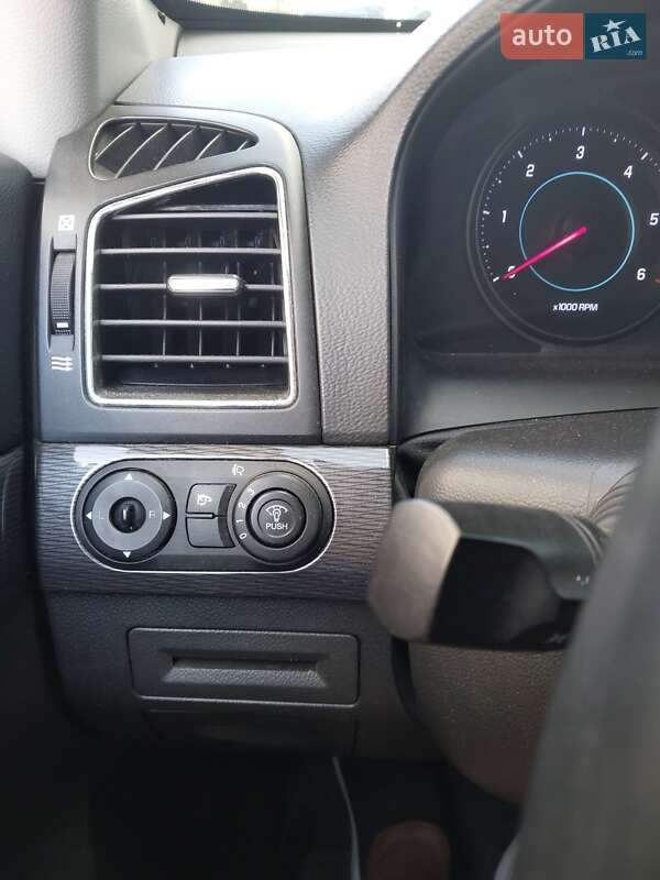 Позашляховик / Кросовер Chevrolet Captiva 2013 в Полтаві фото 8 Позашляховик / Кросовер Chevrolet Captiva 2013 в Полтаві
