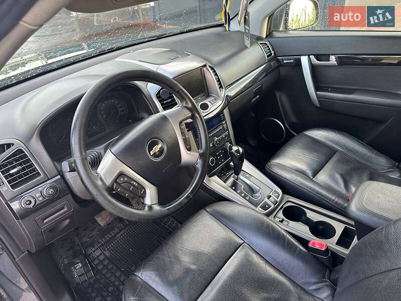 Позашляховик / Кросовер Chevrolet Captiva 2011 в Миколаєві