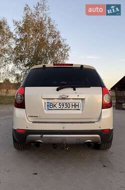 Позашляховик / Кросовер Chevrolet Captiva 2011 в Сарнах