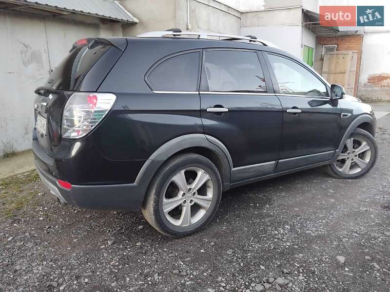 Позашляховик / Кросовер Chevrolet Captiva 2011 в Львові