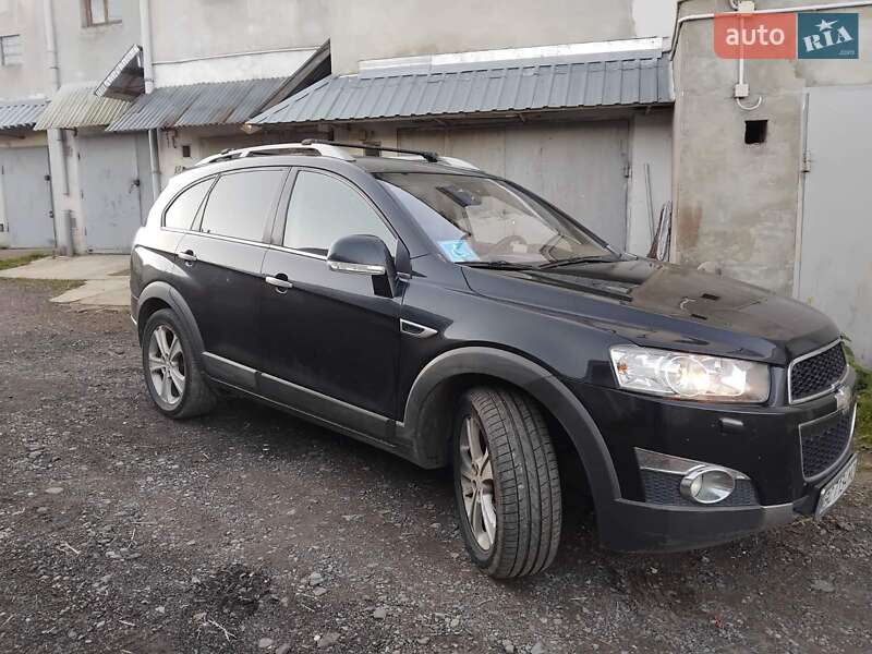 Позашляховик / Кросовер Chevrolet Captiva 2011 в Львові