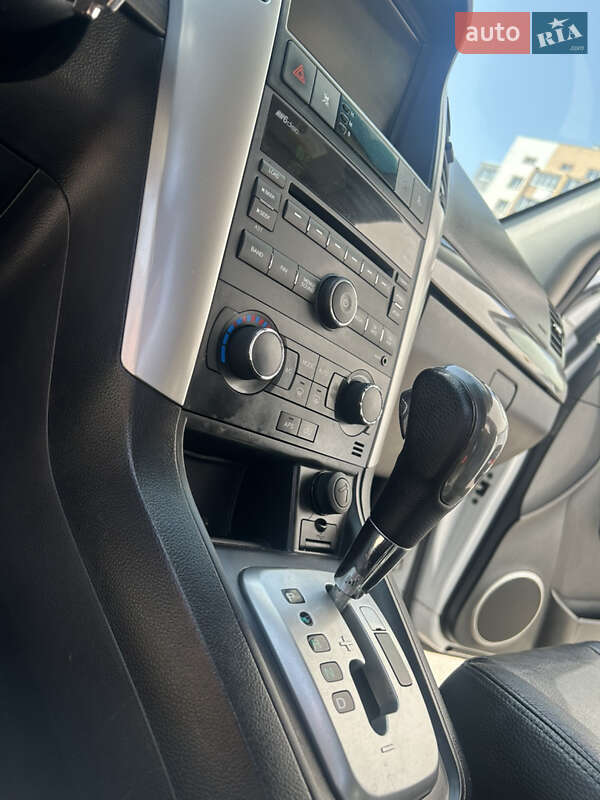 Внедорожник / Кроссовер Chevrolet Captiva 2010 в Харькове
