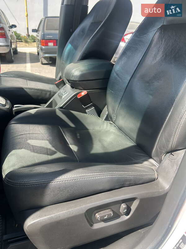 Внедорожник / Кроссовер Chevrolet Captiva 2010 в Харькове