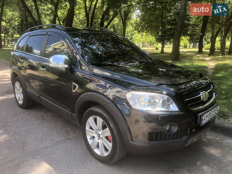 Позашляховик / Кросовер Chevrolet Captiva 2010 в Житомирі
