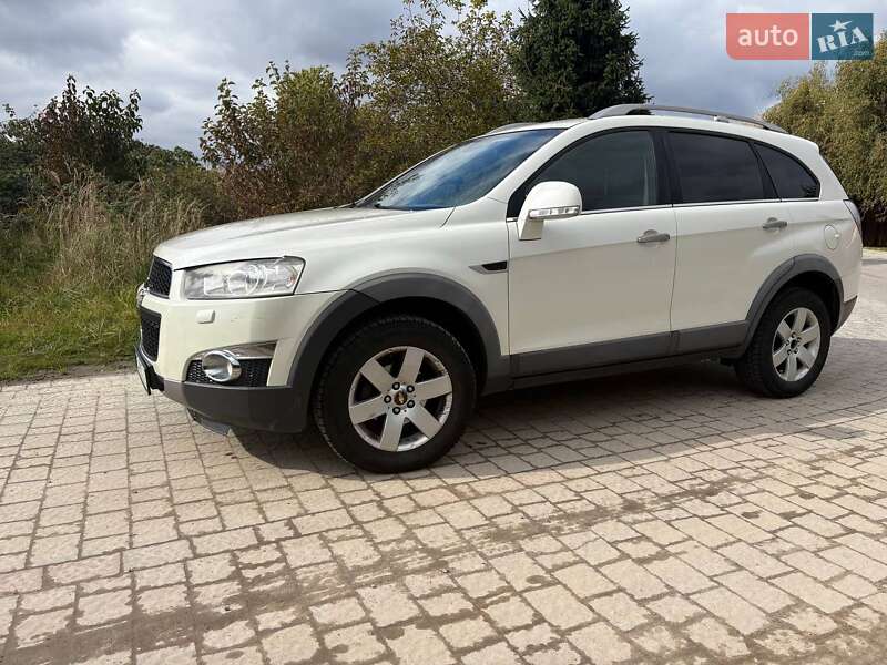 Внедорожник / Кроссовер Chevrolet Captiva 2012 в 