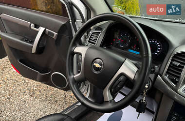Позашляховик / Кросовер Chevrolet Captiva 2012 в 