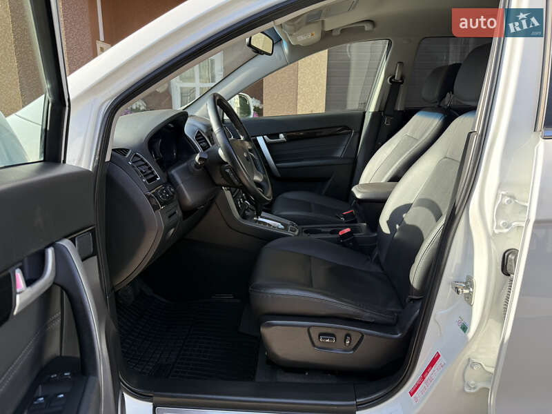 Внедорожник / Кроссовер Chevrolet Captiva 2014 в Тернополе