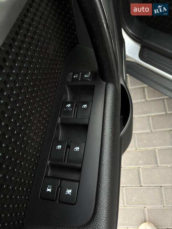 Внедорожник / Кроссовер Chevrolet Captiva 2011 в Ирпене фото 20 Внедорожник / Кроссовер Chevrolet Captiva 2011 в Ирпене