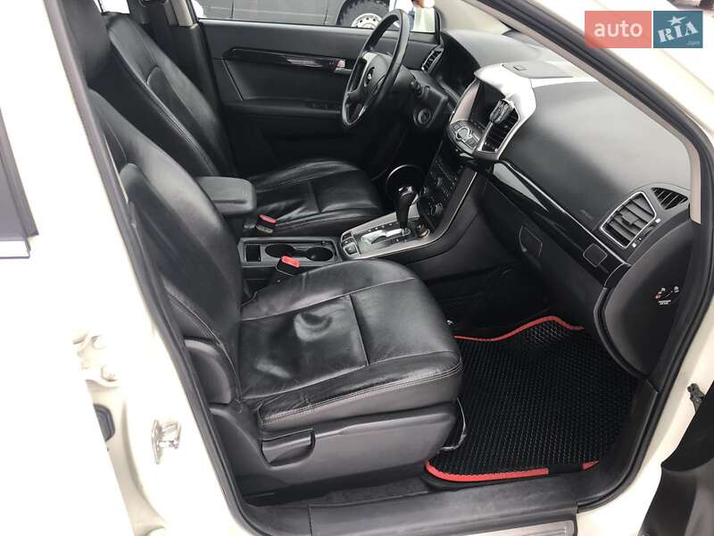 Внедорожник / Кроссовер Chevrolet Captiva 2011 в Чугуеве