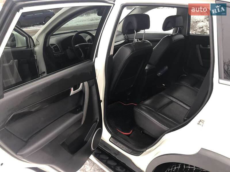 Внедорожник / Кроссовер Chevrolet Captiva 2011 в Чугуеве