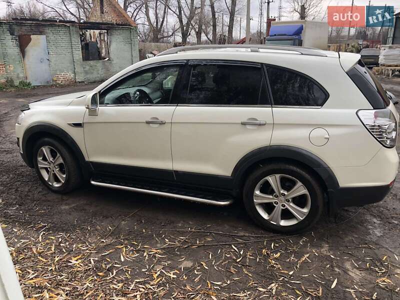 Внедорожник / Кроссовер Chevrolet Captiva 2011 в Чугуеве