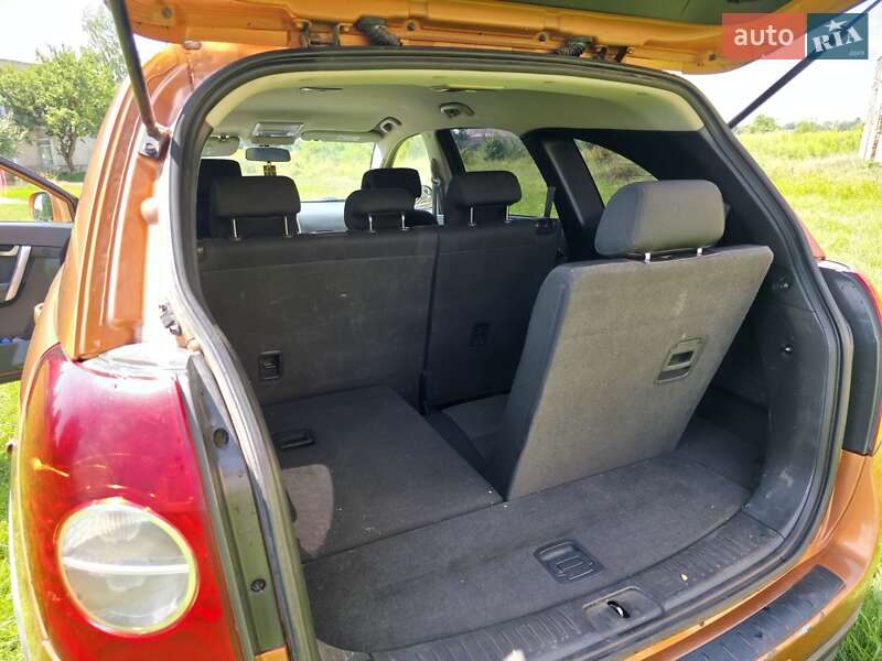 Позашляховик / Кросовер Chevrolet Captiva 2008 в Ізяславі