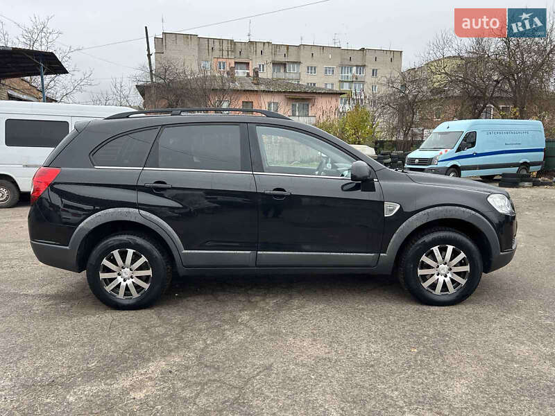 Внедорожник / Кроссовер Chevrolet Captiva 2010 в Нововолынске