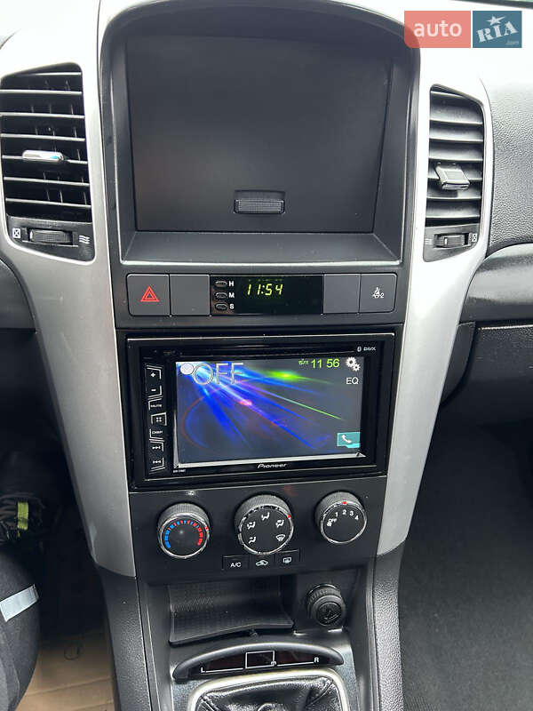 Внедорожник / Кроссовер Chevrolet Captiva 2010 в Нововолынске