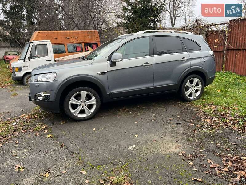 Внедорожник / Кроссовер Chevrolet Captiva 2012 в Луцке