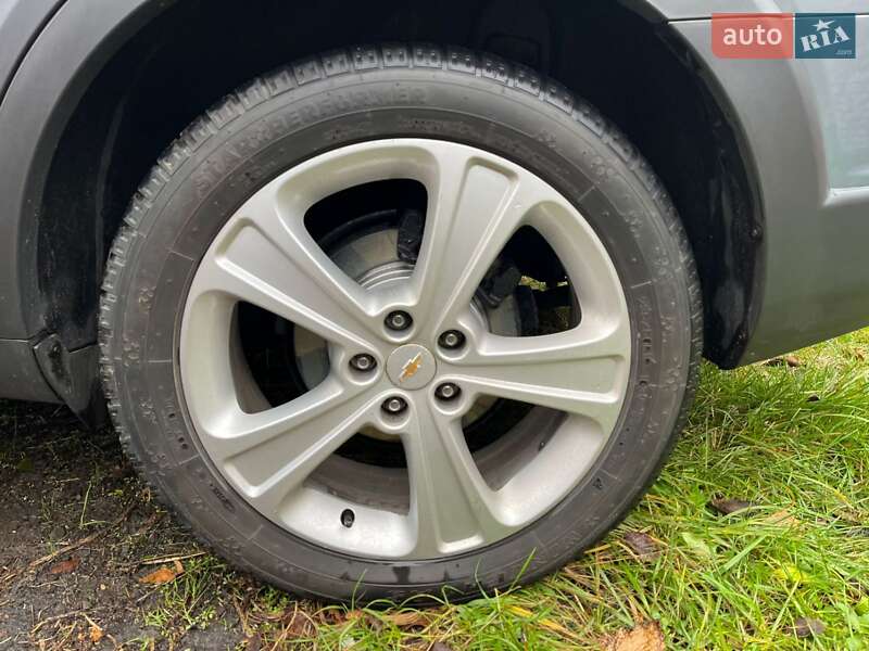 Внедорожник / Кроссовер Chevrolet Captiva 2012 в Луцке