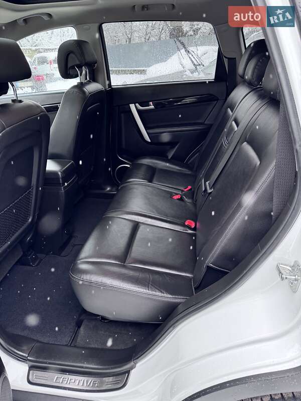 Внедорожник / Кроссовер Chevrolet Captiva 2013 в Стрые