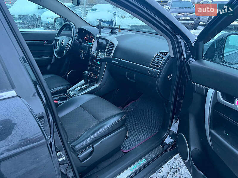 Позашляховик / Кросовер Chevrolet Captiva 2014 в Львові