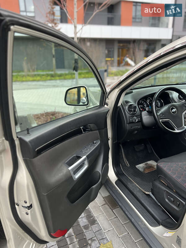 Внедорожник / Кроссовер Chevrolet Captiva 2014 в Киеве