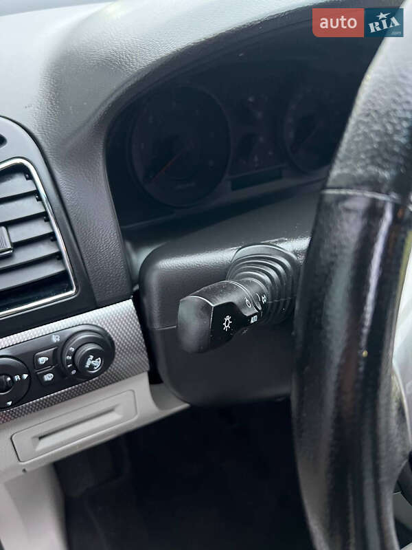 Внедорожник / Кроссовер Chevrolet Captiva 2011 в Киеве