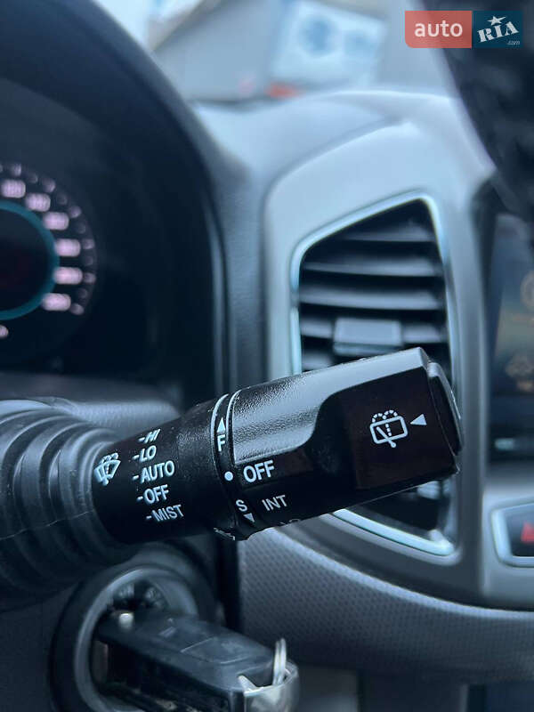 Внедорожник / Кроссовер Chevrolet Captiva 2011 в Киеве