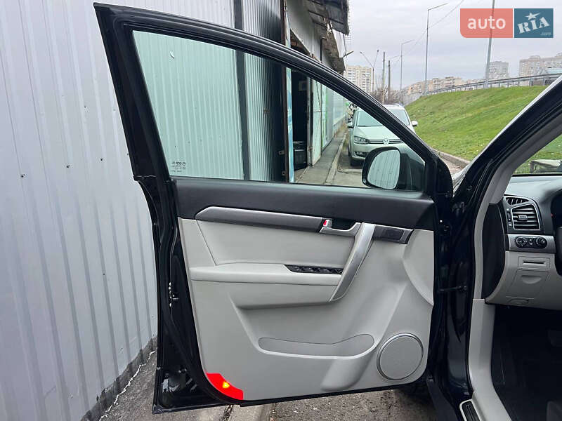 Внедорожник / Кроссовер Chevrolet Captiva 2011 в Киеве