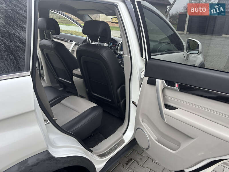 Внедорожник / Кроссовер Chevrolet Captiva 2013 в Луцке