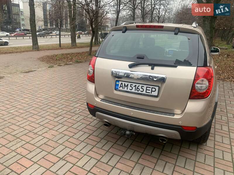 Позашляховик / Кросовер Chevrolet Captiva 2011 в Києві